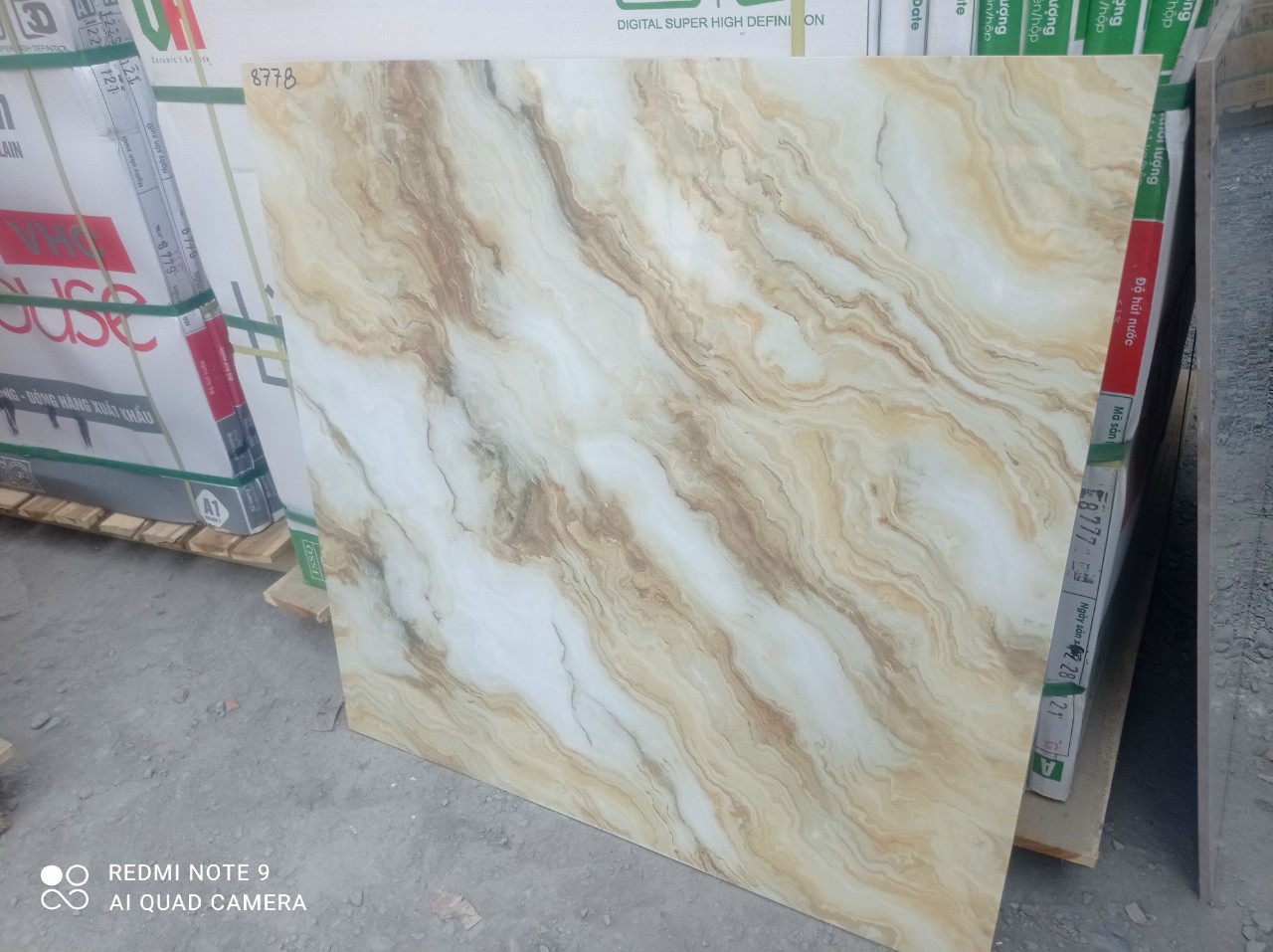 Đá 80x80 L2 giá 165,000/m2